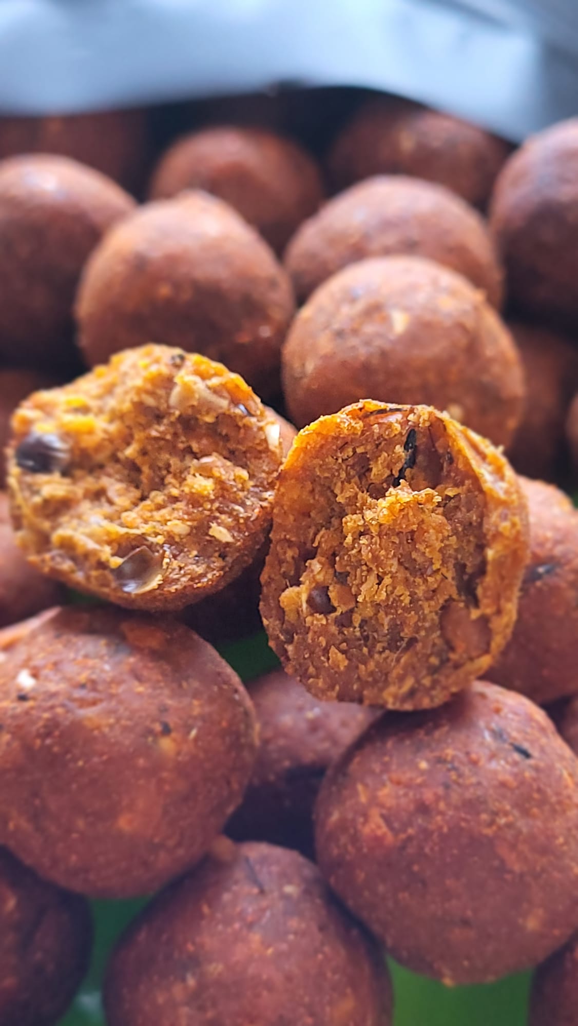 Envase de boilies solubles Vulcano 20mm Kimo Baits sin aromas sintéticos.